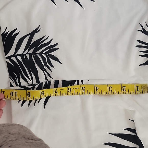 PUBLIK Palm Print pull on flare polyester spandex pants, sz Large - Picture 8 of 9